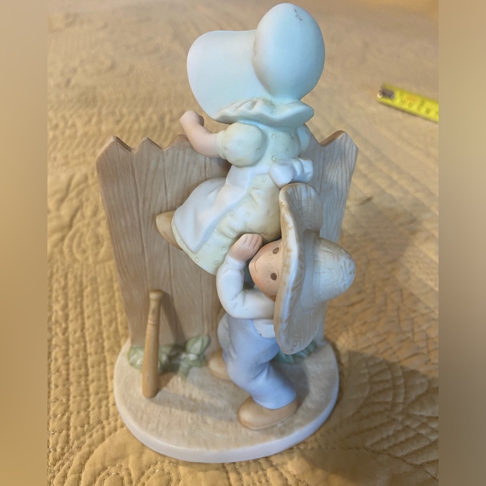 1993 HOMCO Masterpiece Circle of Friends Figurine "The Home Run" 4”x4”